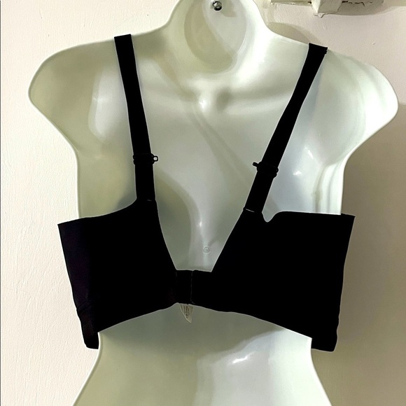 Lululemon Black Women's Bra - Picture 1 of 6